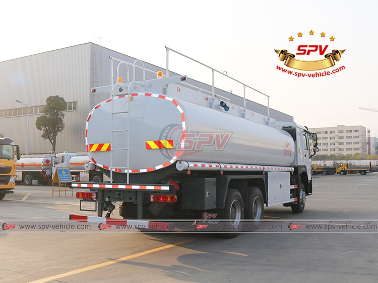 SPV-Vehicle - 22,000 Litres Fuel Tank Truck Sinotruk -Right Back Side View
